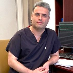 تصویر دکتر عمار عاشوری