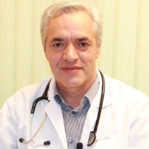 تصویر دکتر فریدون آشنایی