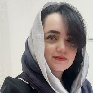 تصویر دکتر مریخ افراخته